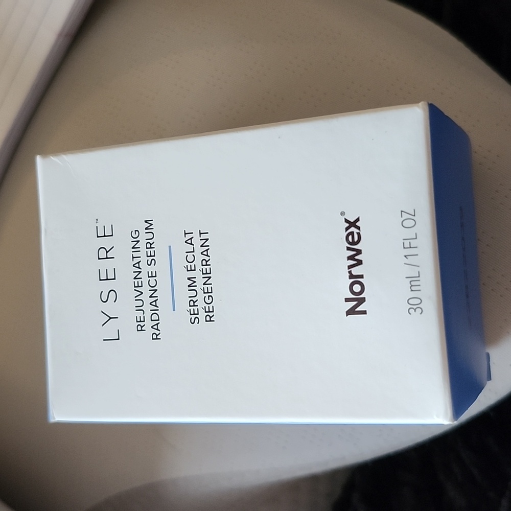 NIB-Rejuvenating Radiance Serum-Lysere 30ML - Picture 2 of 6